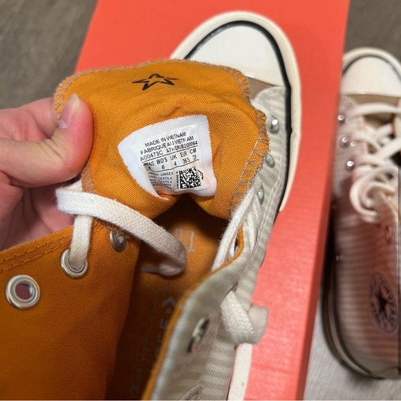 Brand new Converse Sneaker - Picture 4 of 4